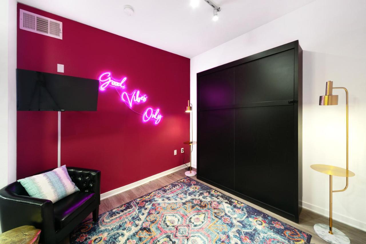 Fairfax District Chic City Oasis 2 Bedroom Apt With Den 136 Los Angeles Kültér fotó