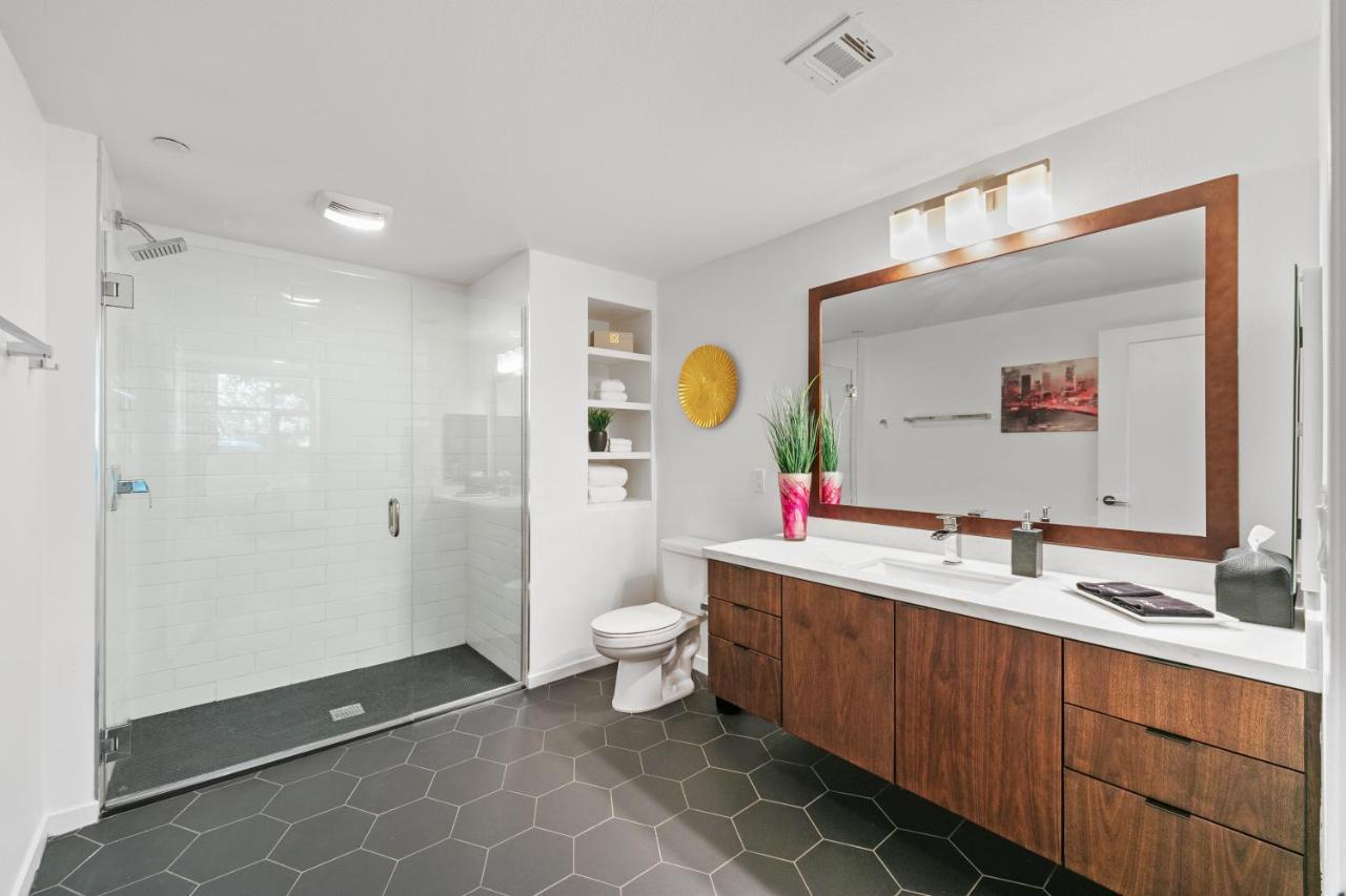Fairfax District Chic City Oasis 2 Bedroom Apt With Den 136 Los Angeles Kültér fotó